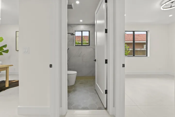 20 Hallway 01