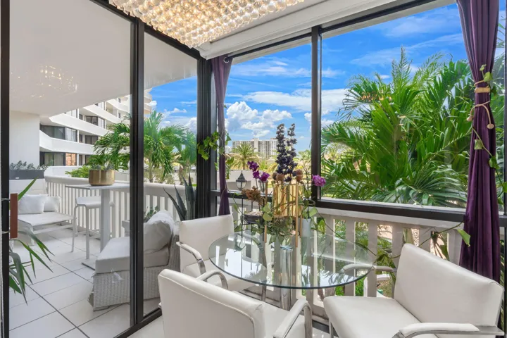 6-web-or-mls-1000 E Island Blvd 305, Ave