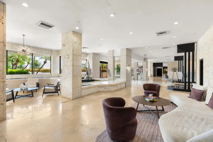 30-web-or-mls-1000 E Island Blvd 305, Av