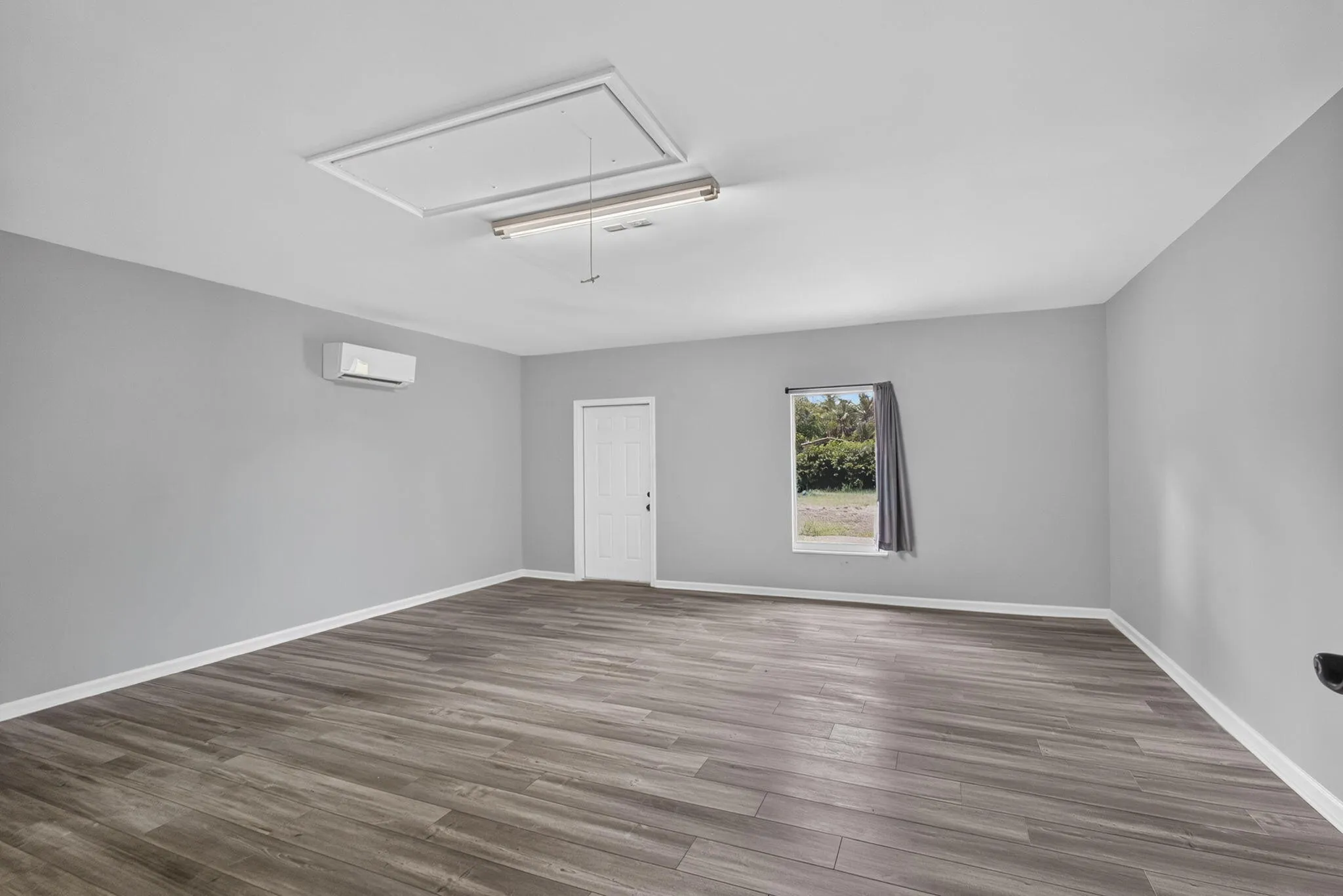 Converted garage/Flex Room