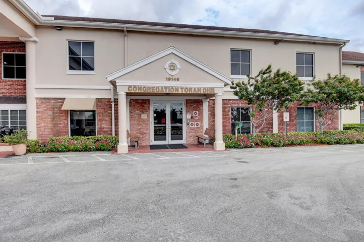 70-web-or-mls-Century Village (27)