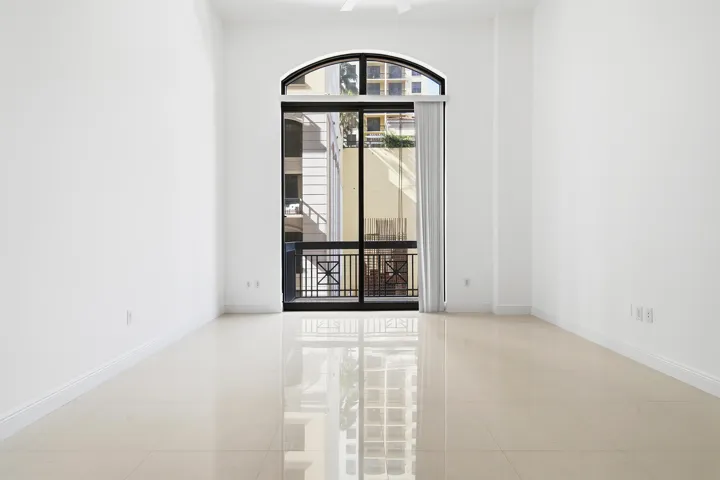 701-S-OLIVE-AVENUE-UNIT-304-33401-001
