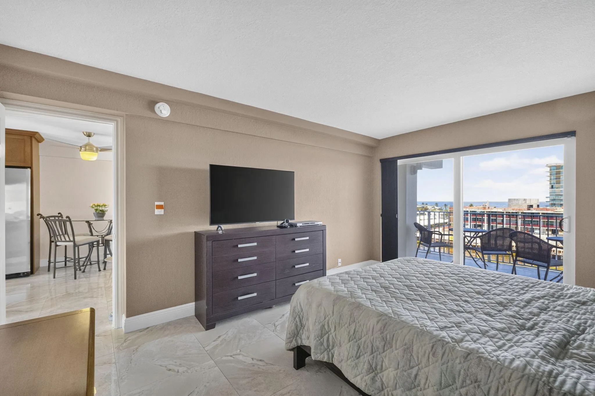 MAIN BEDROOM