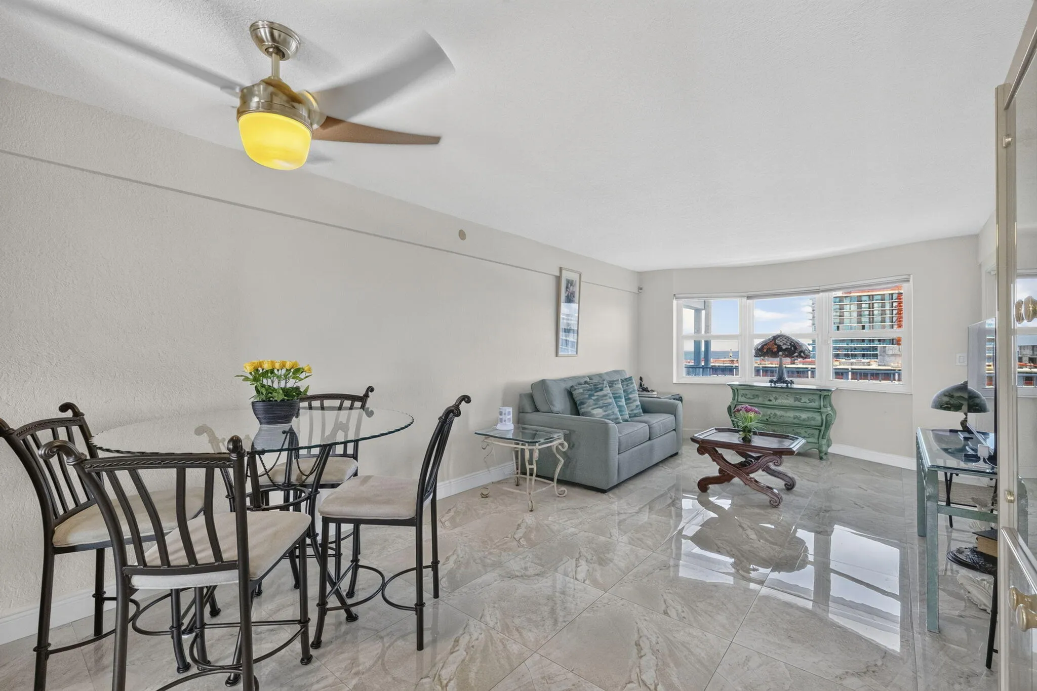 DINING/LIVING AREAS