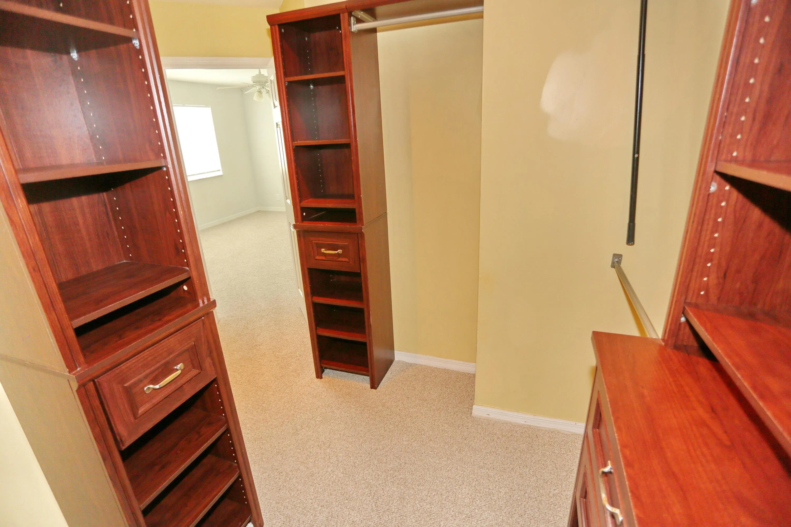 CUSTOM WALK IN CLOSET