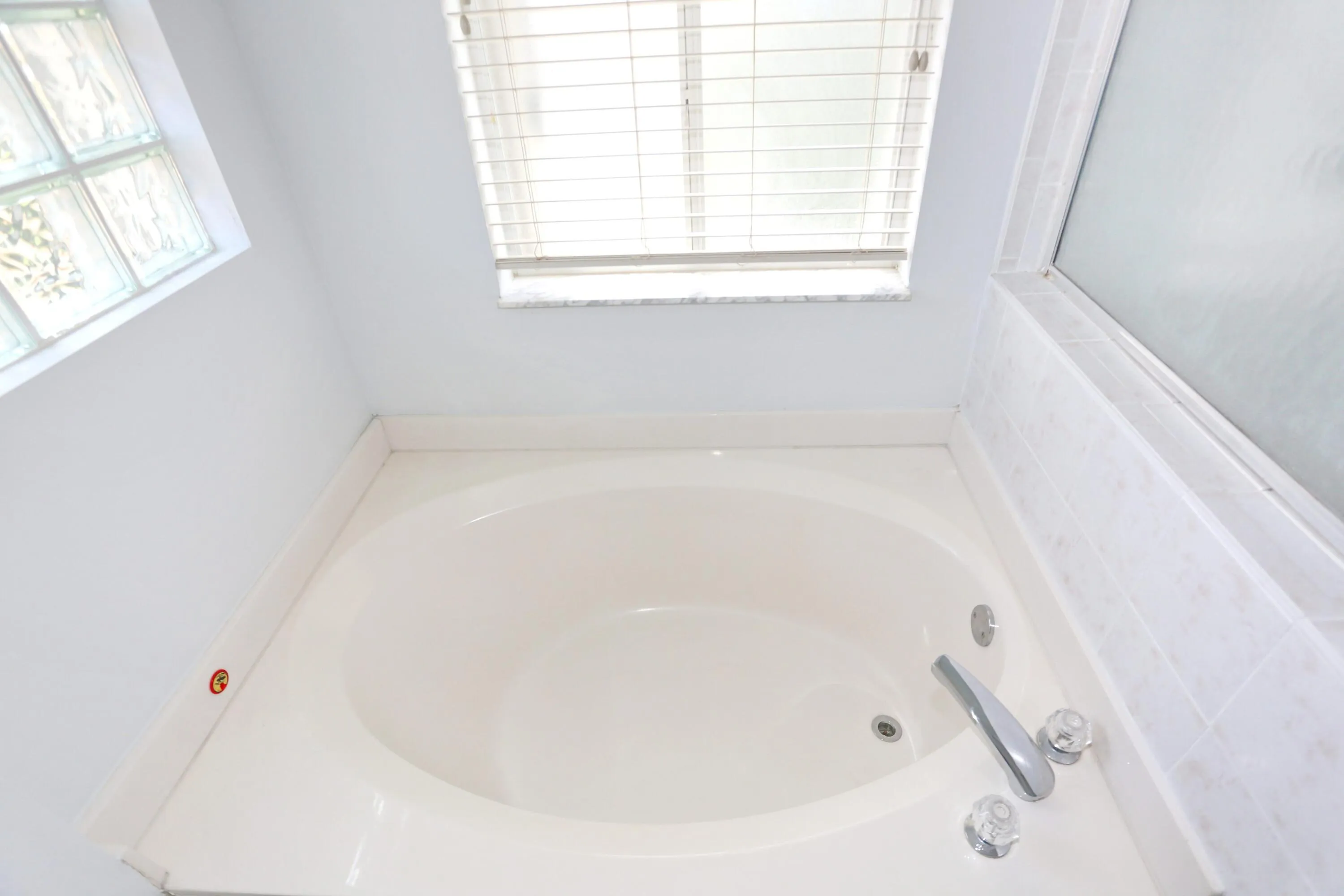 SEPARATE TUB