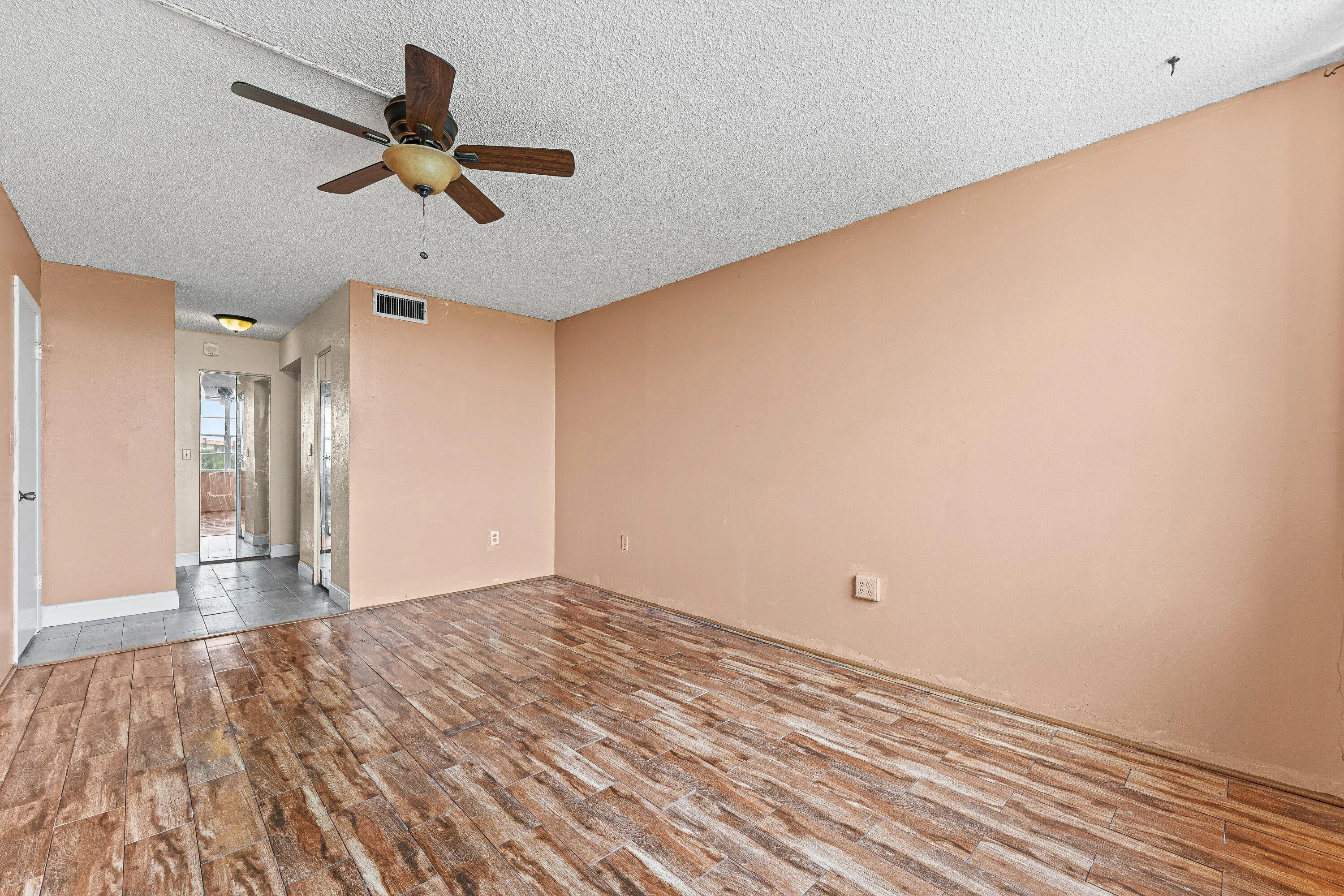 020-1400SaintCharlesPlace-616-PembrokePi