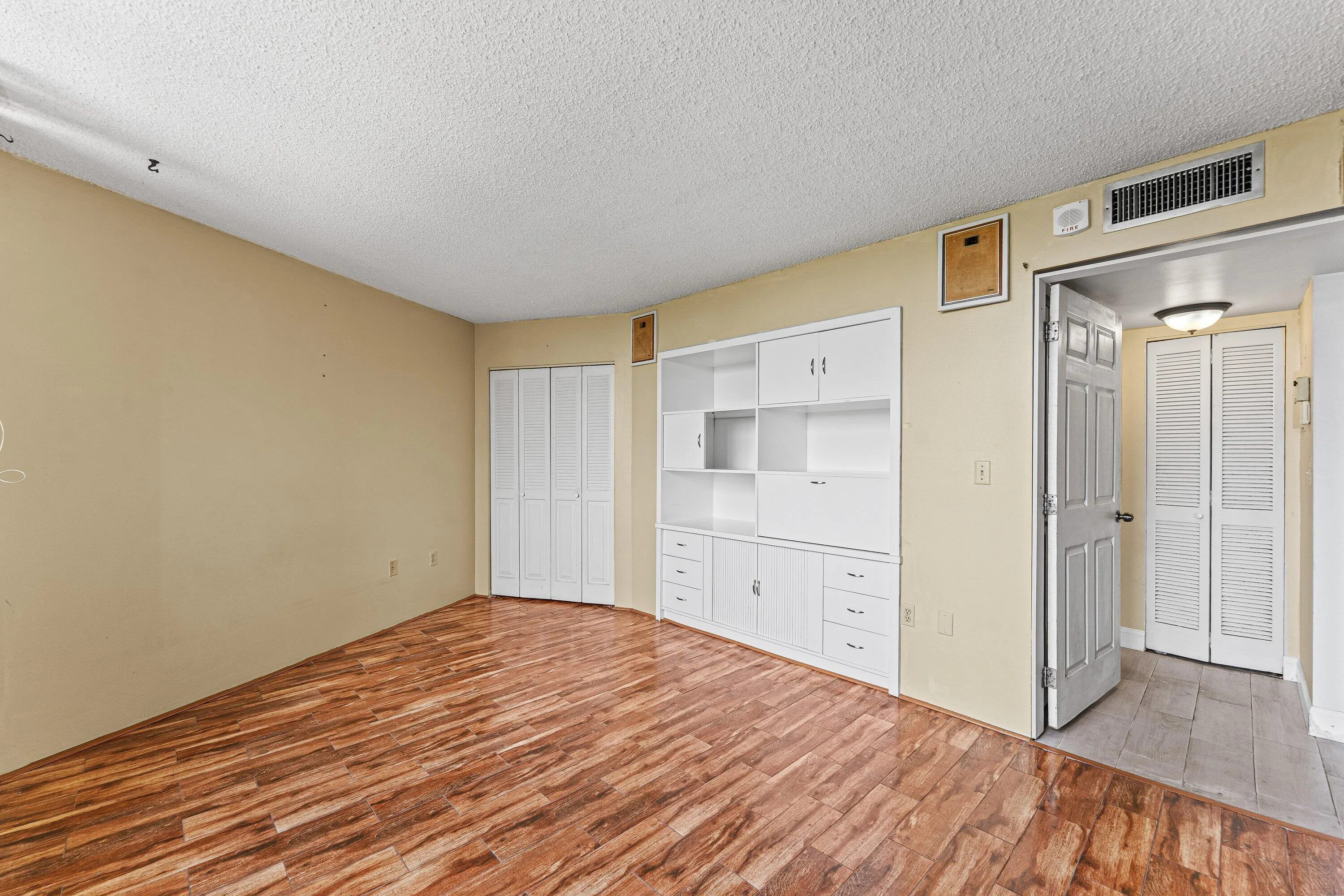016-1400SaintCharlesPlace-616-PembrokePi