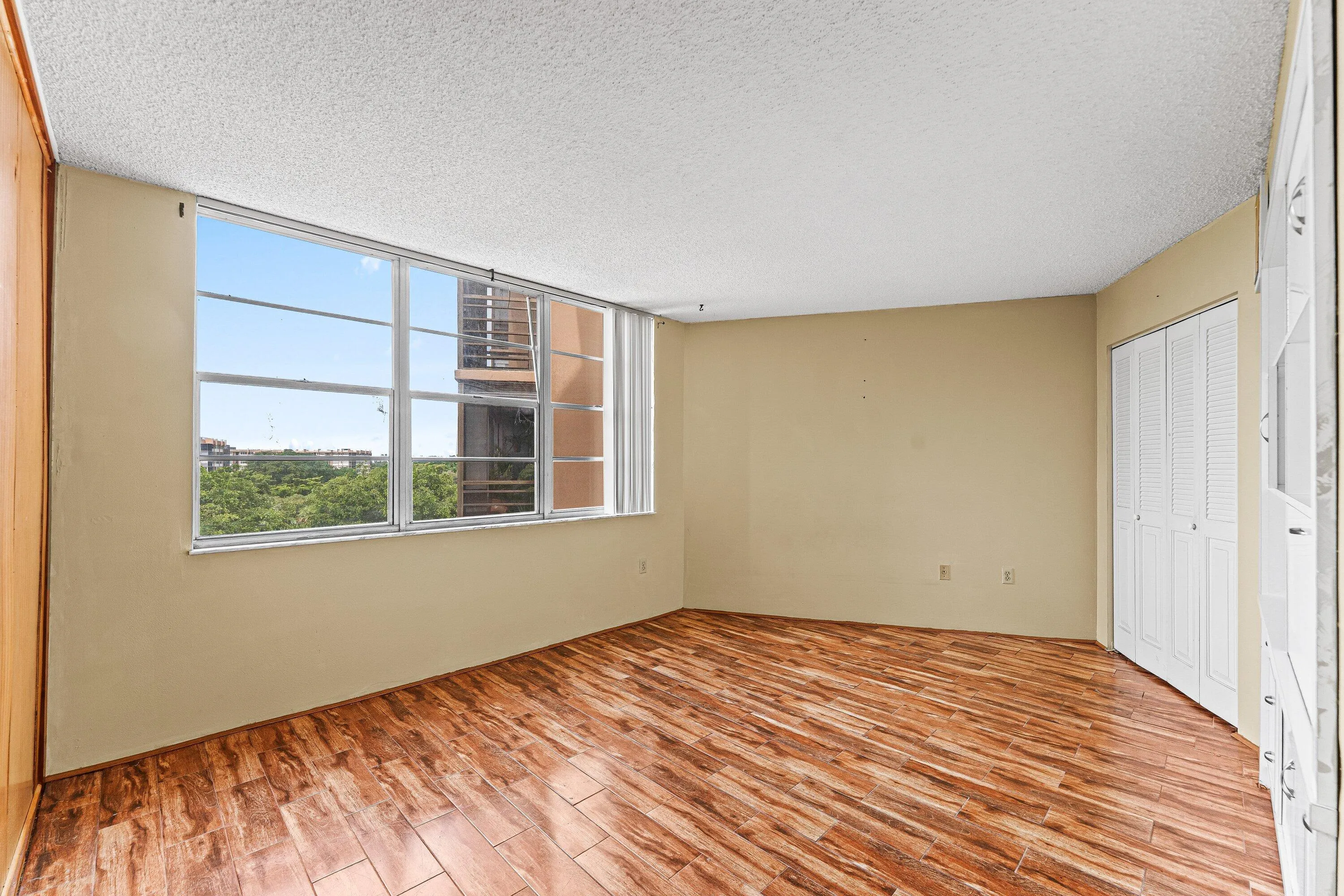 015-1400SaintCharlesPlace-616-PembrokePi