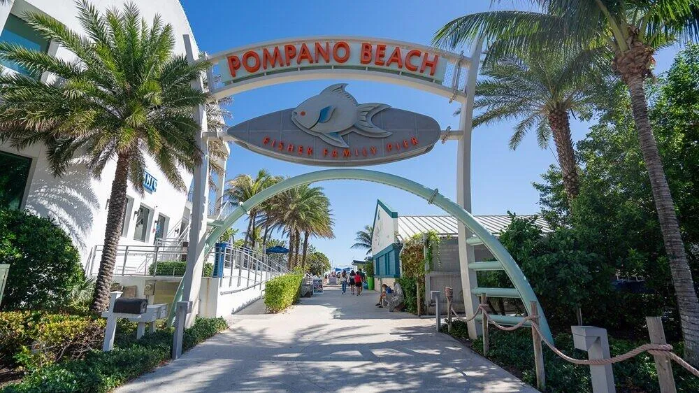 pompano-beach-pier-entrance