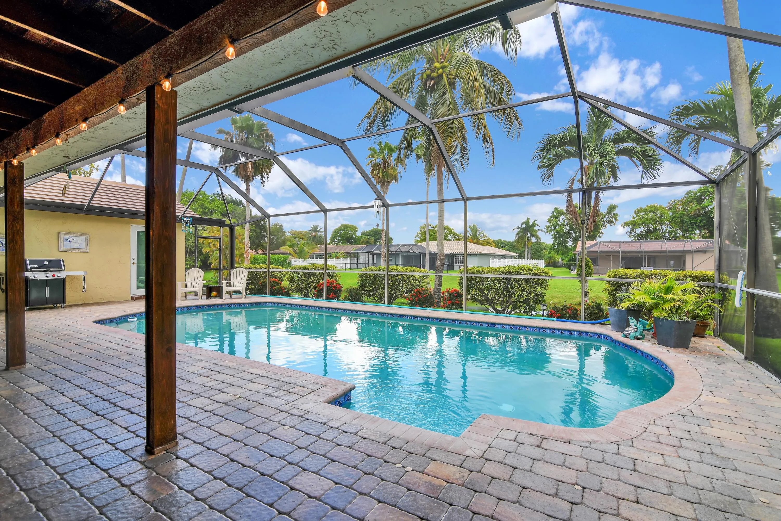 8975 NW First St Coral Springs 23
