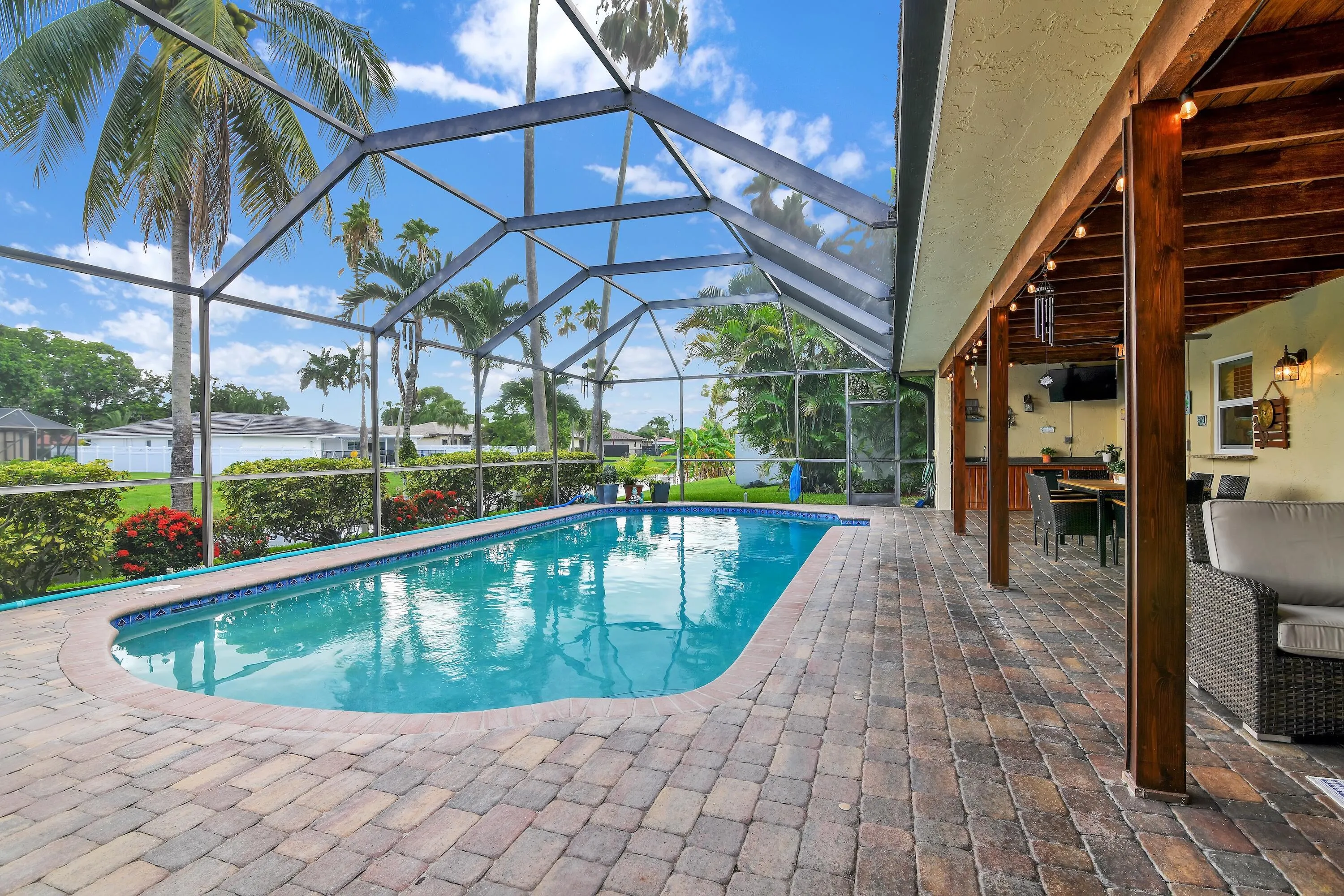 8975 NW First St Coral Springs 21