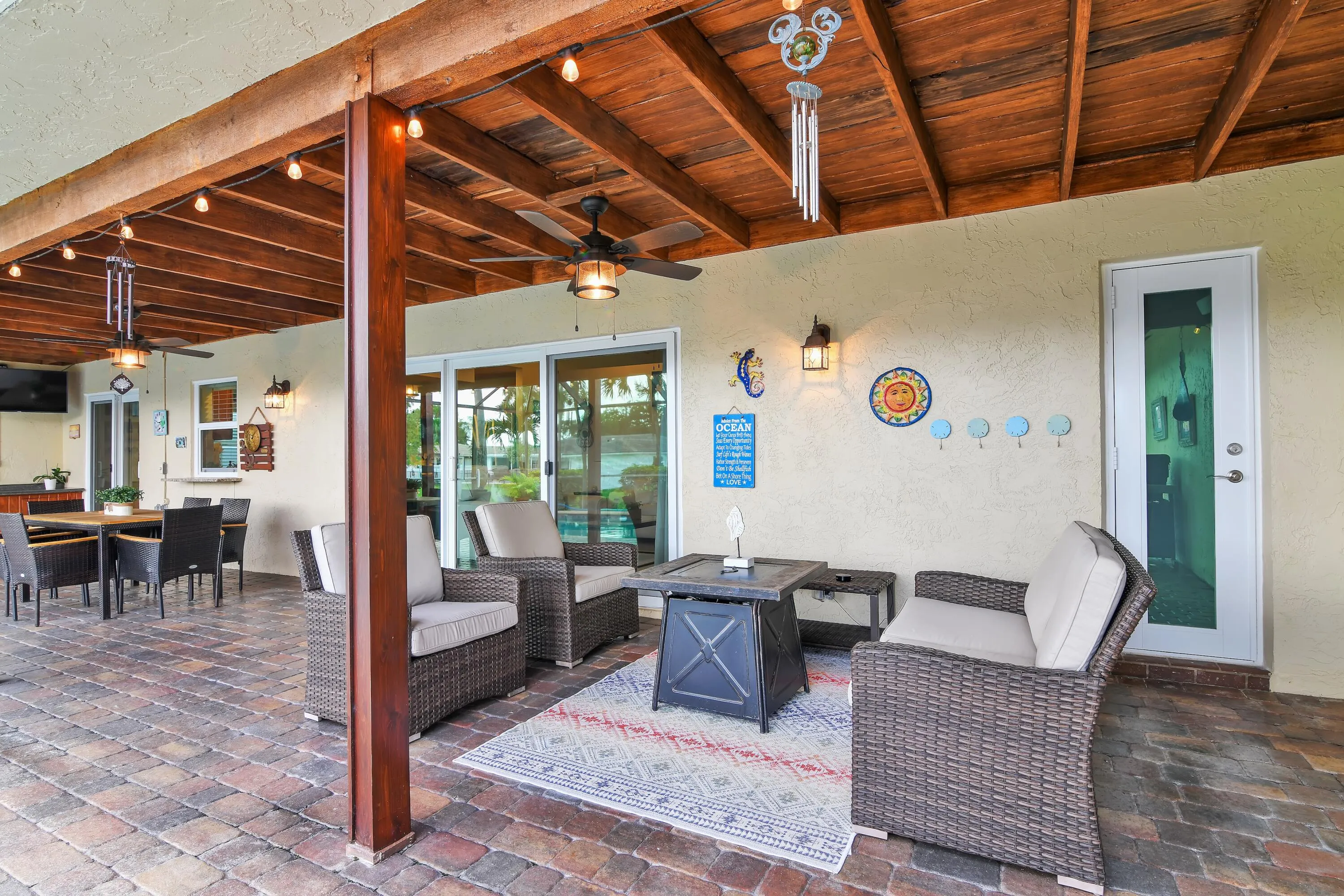 8975 NW First St Coral Springs 28