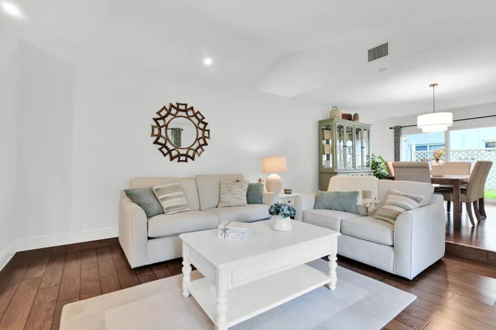 8975 NW First St Coral Springs 36