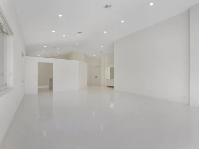 Family Living Foyer