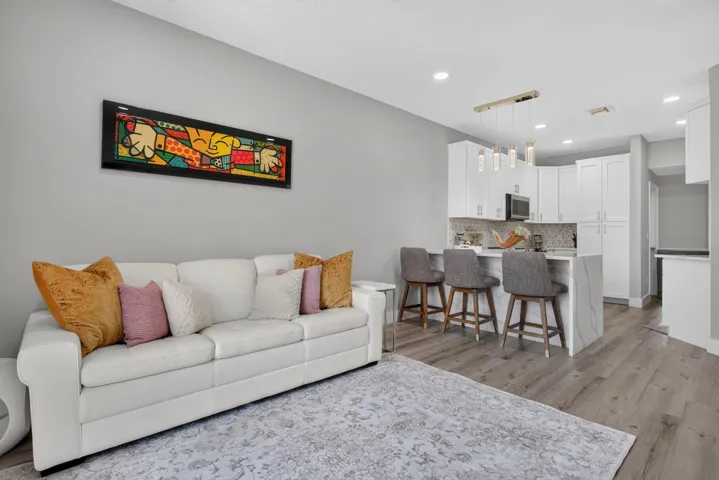 23-web-or-mls-9736-3644