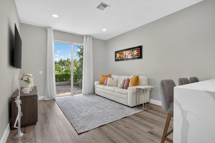22-web-or-mls-9736-3639