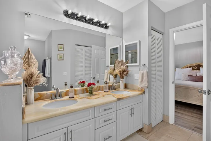 37-web-or-mls-9736-3711