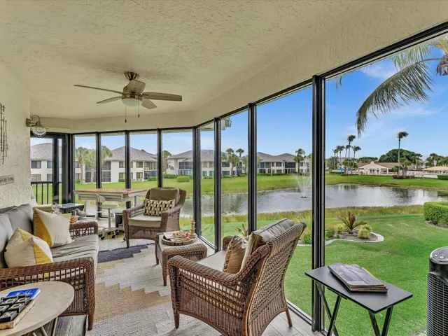 Cozy Lanai Seating Area