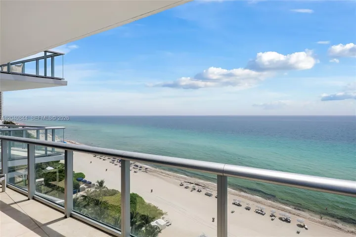 Direct unobstructed ocean views