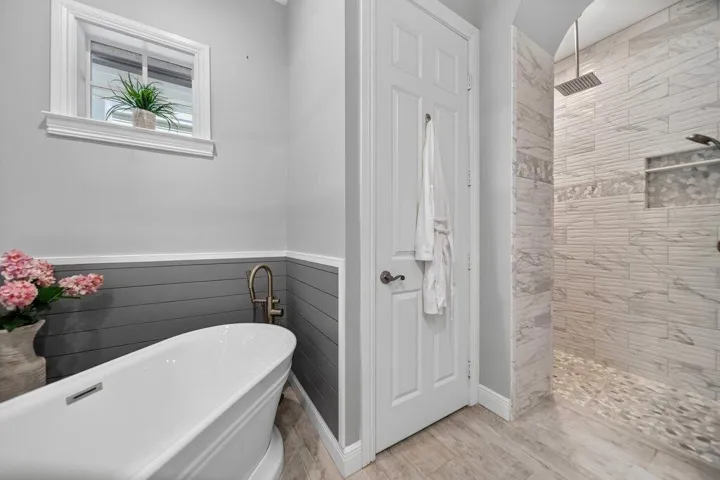 primarybath2.jpg-SMALL