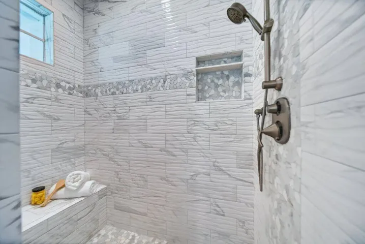 primarybath3.jpg-SMALL