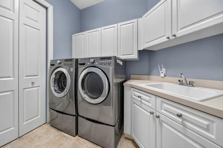 laundry1.jpg-SMALL