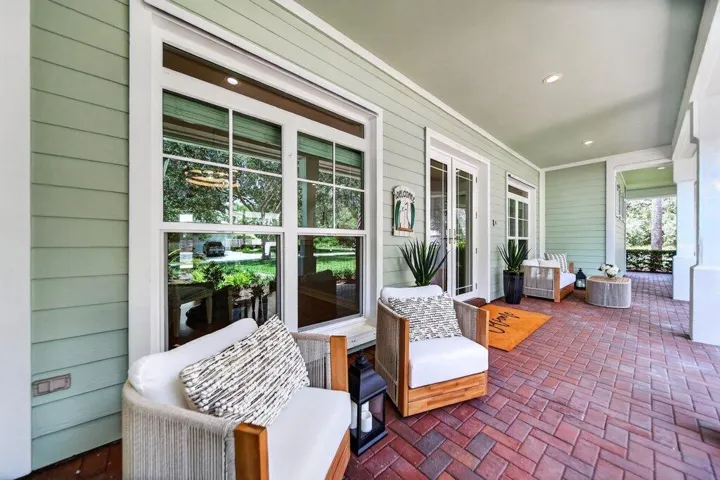 frontporch2.jpg-SMALL