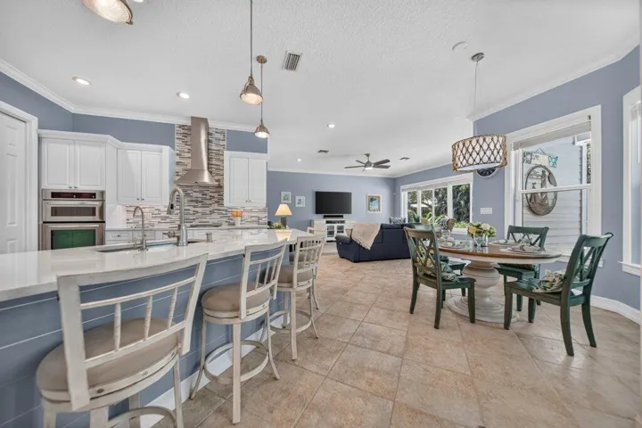 kitchenfamily1.jpg-SMALL