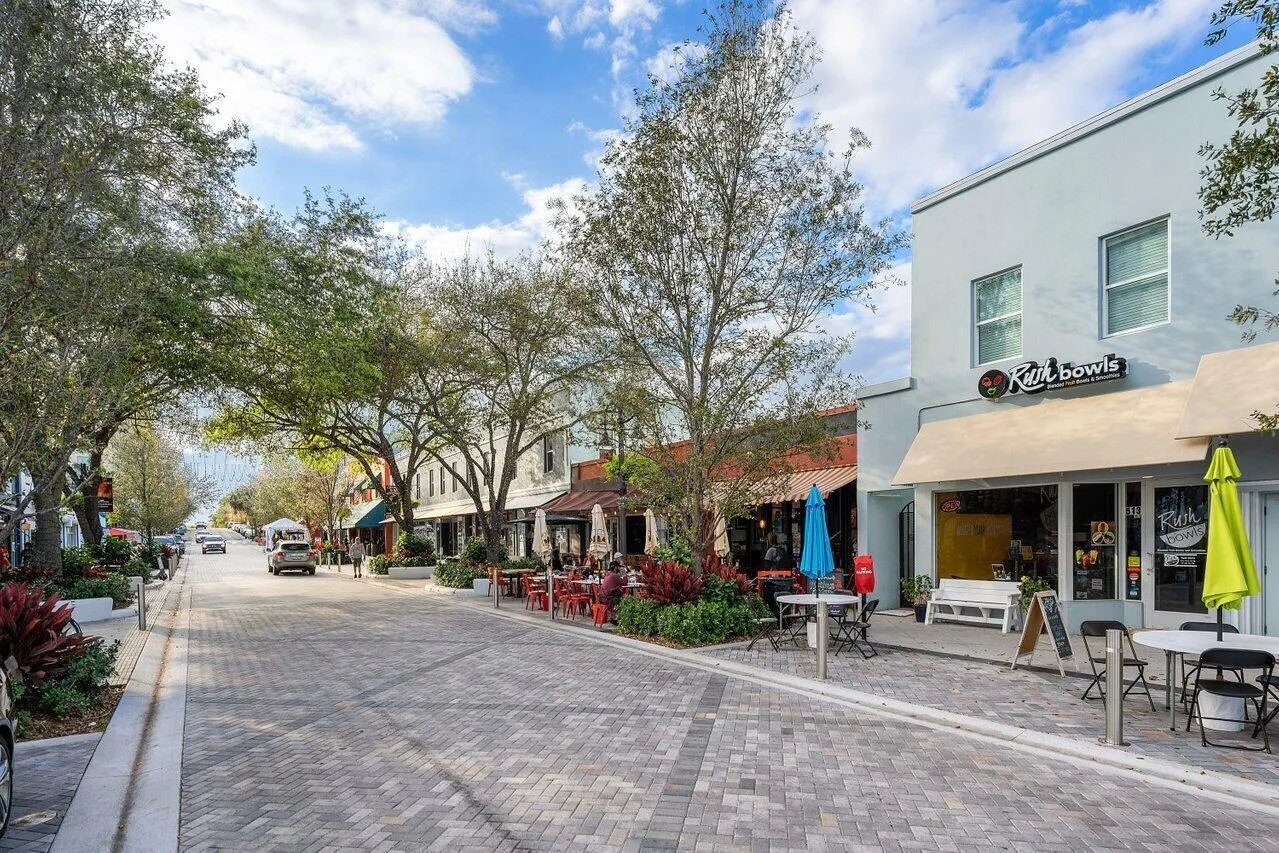 Clematis St. Downtown Dining & Nightlife