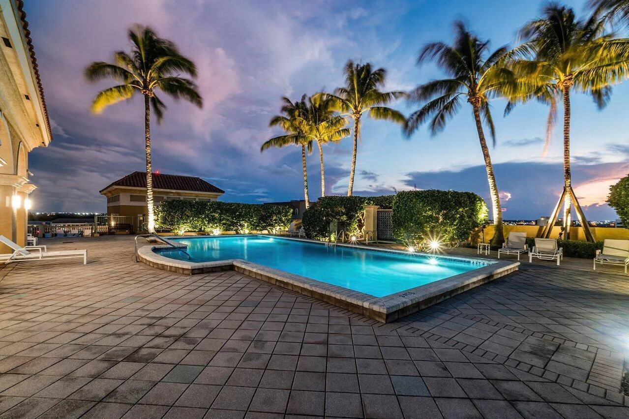 Rooftop Resort-Style Heated Pool & Spa