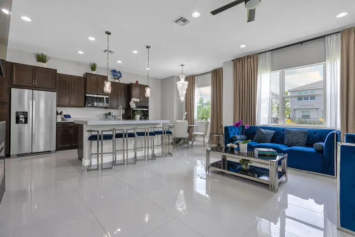 Kitchen/Living Room