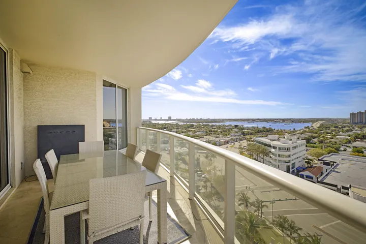 2700 N Ocean Dr 1006 -22