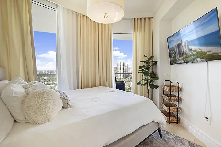 2700 N Ocean Dr 1006 -15