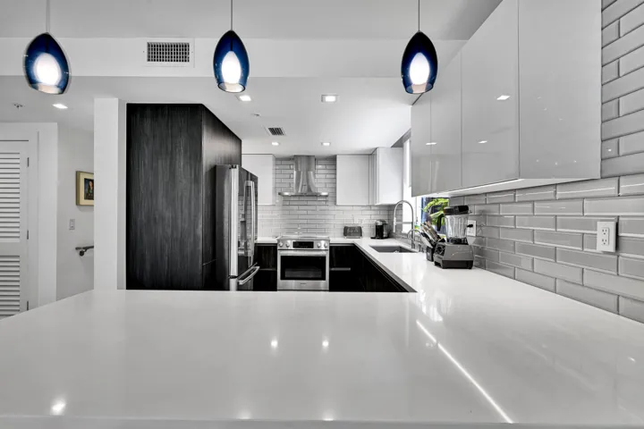 700 NE 14th Ave #312 00009-1