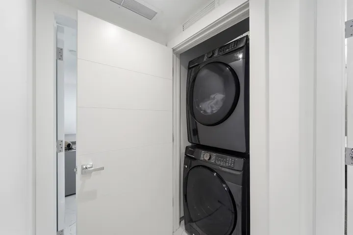 Laundry, Full Size Stack