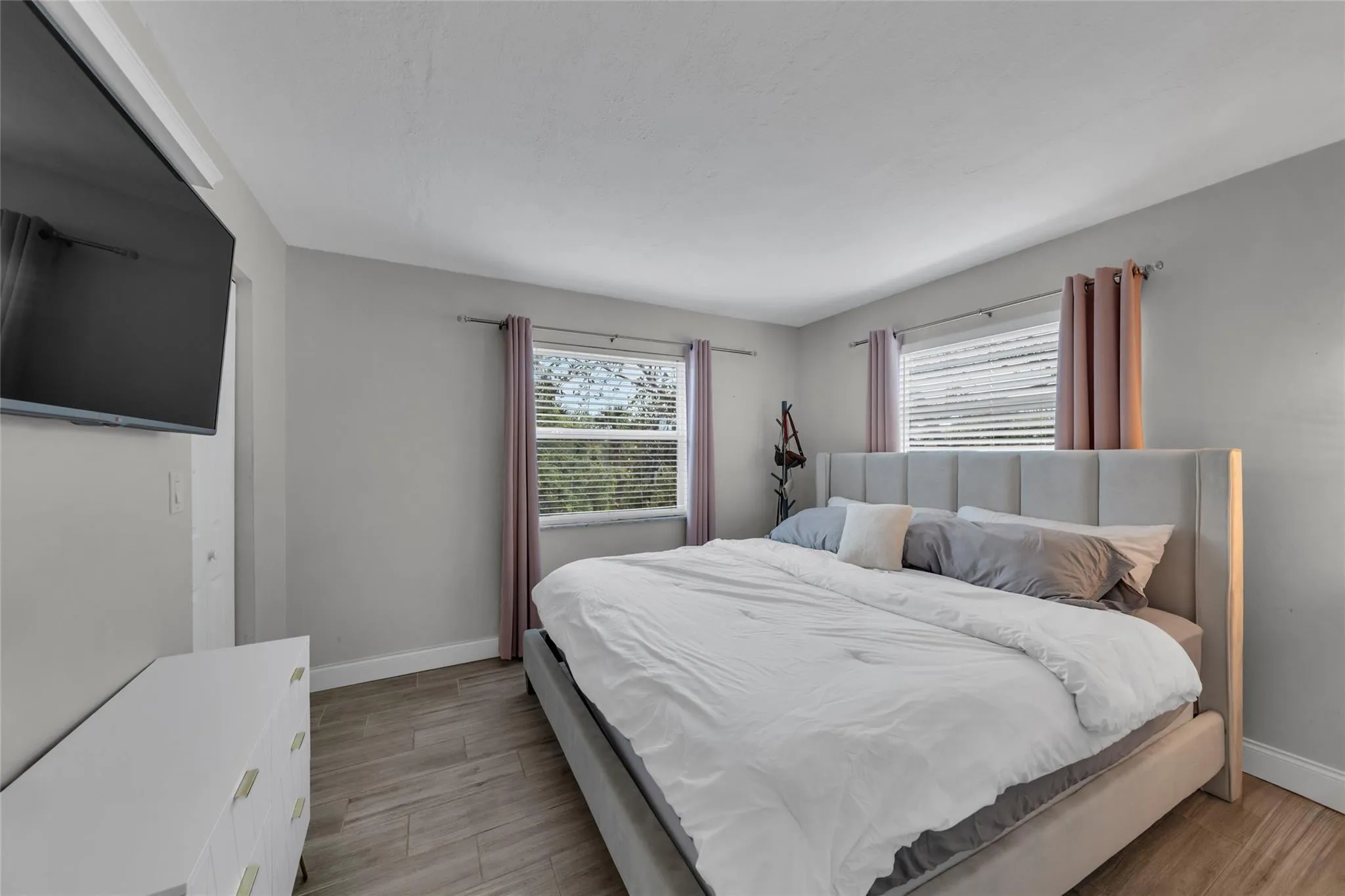 King size bed
