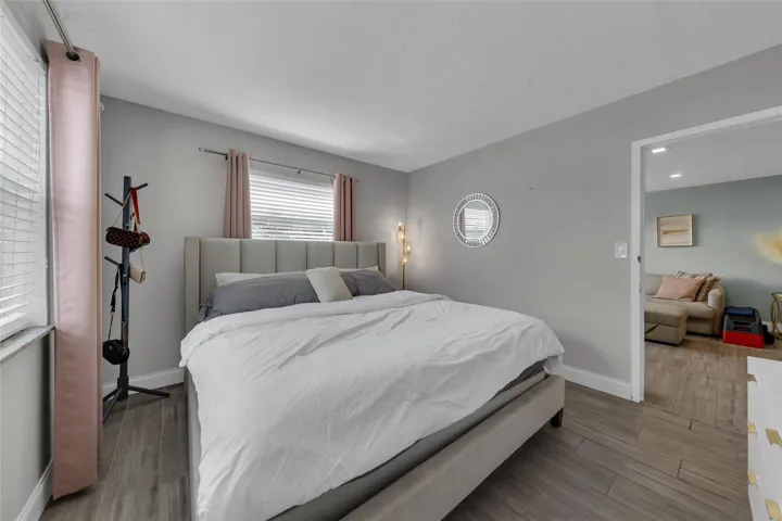 King size bed