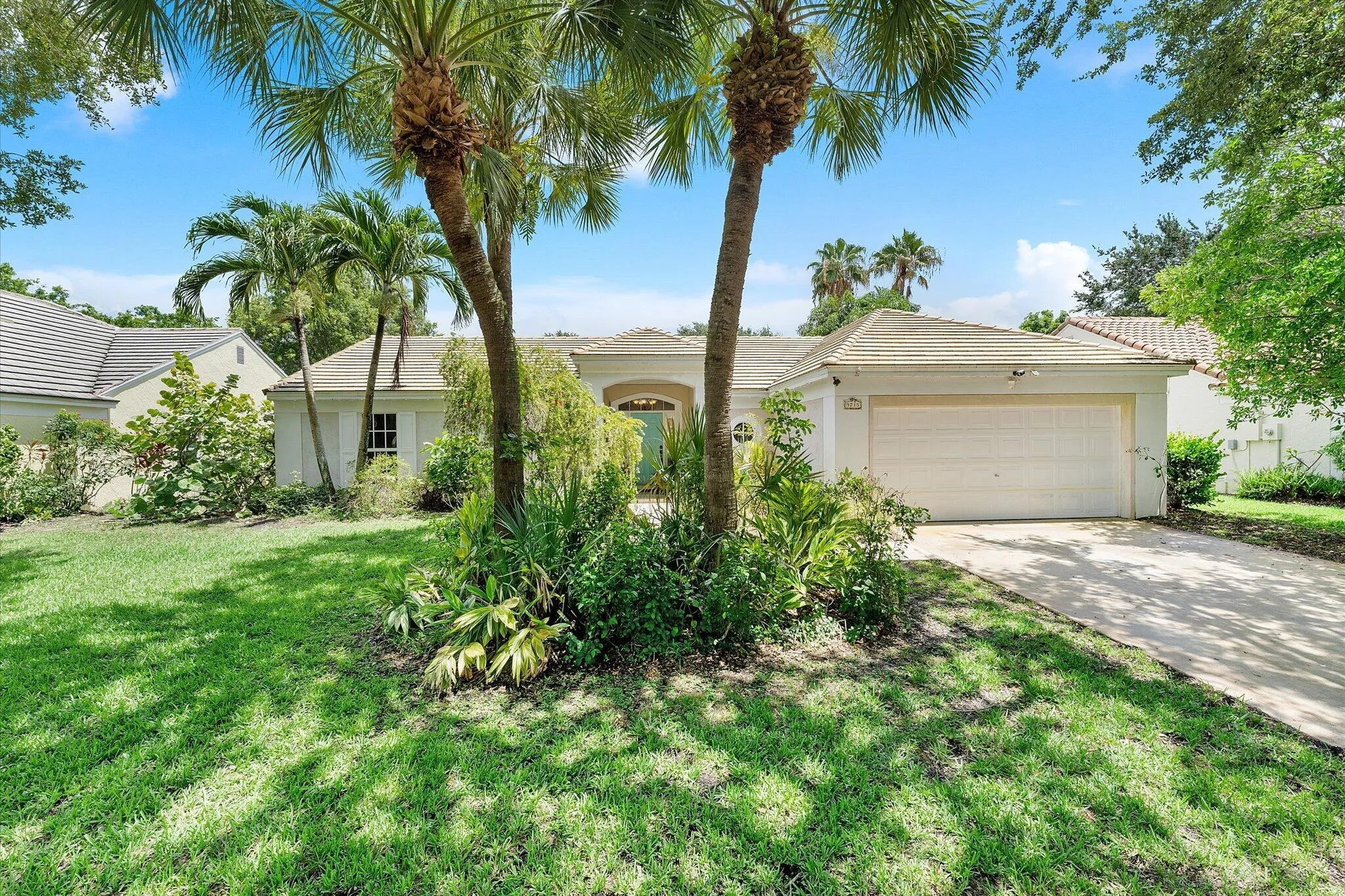 02-3715 Lancewood Place_002