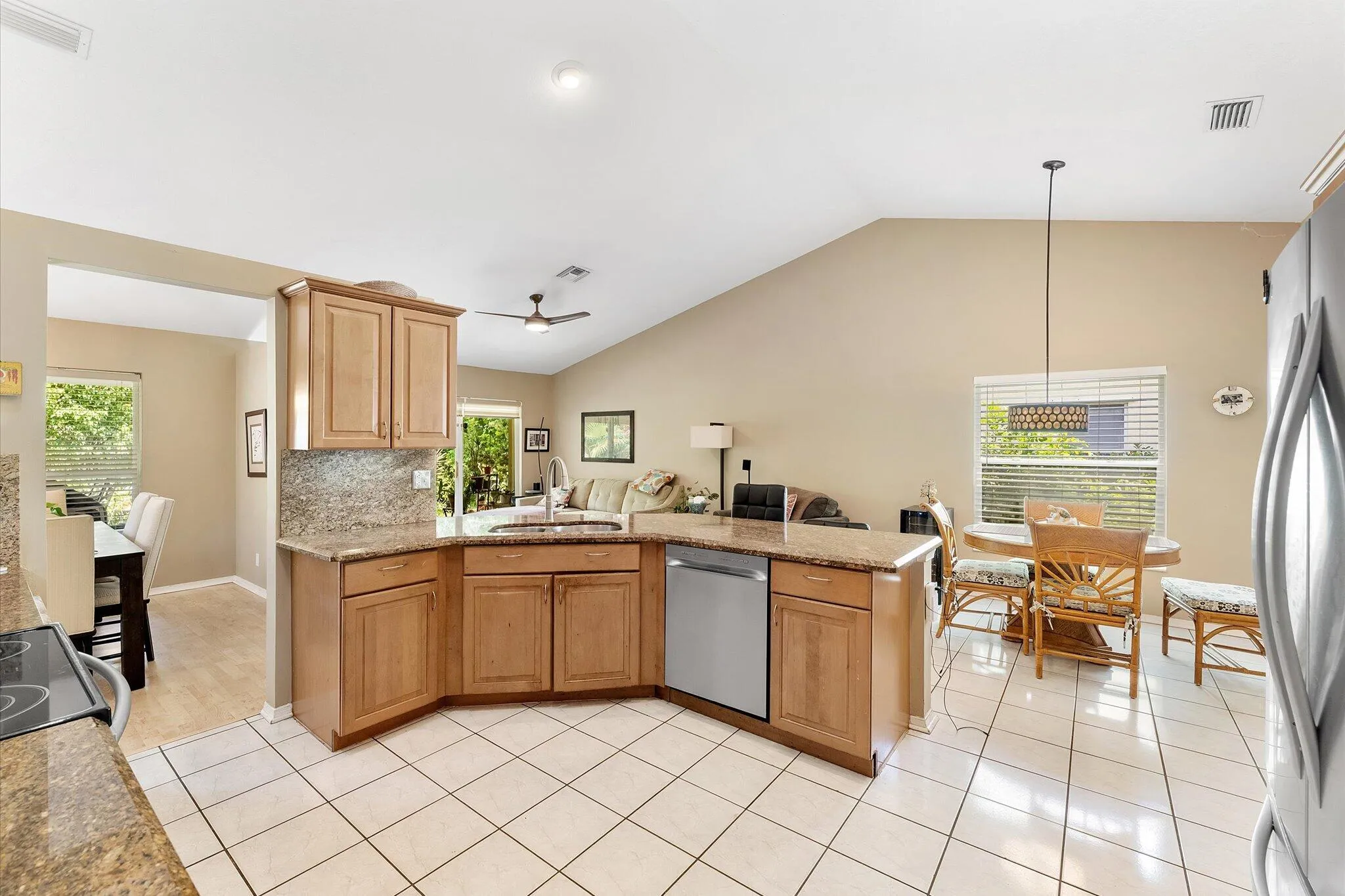 13-3715 Lancewood Place_013