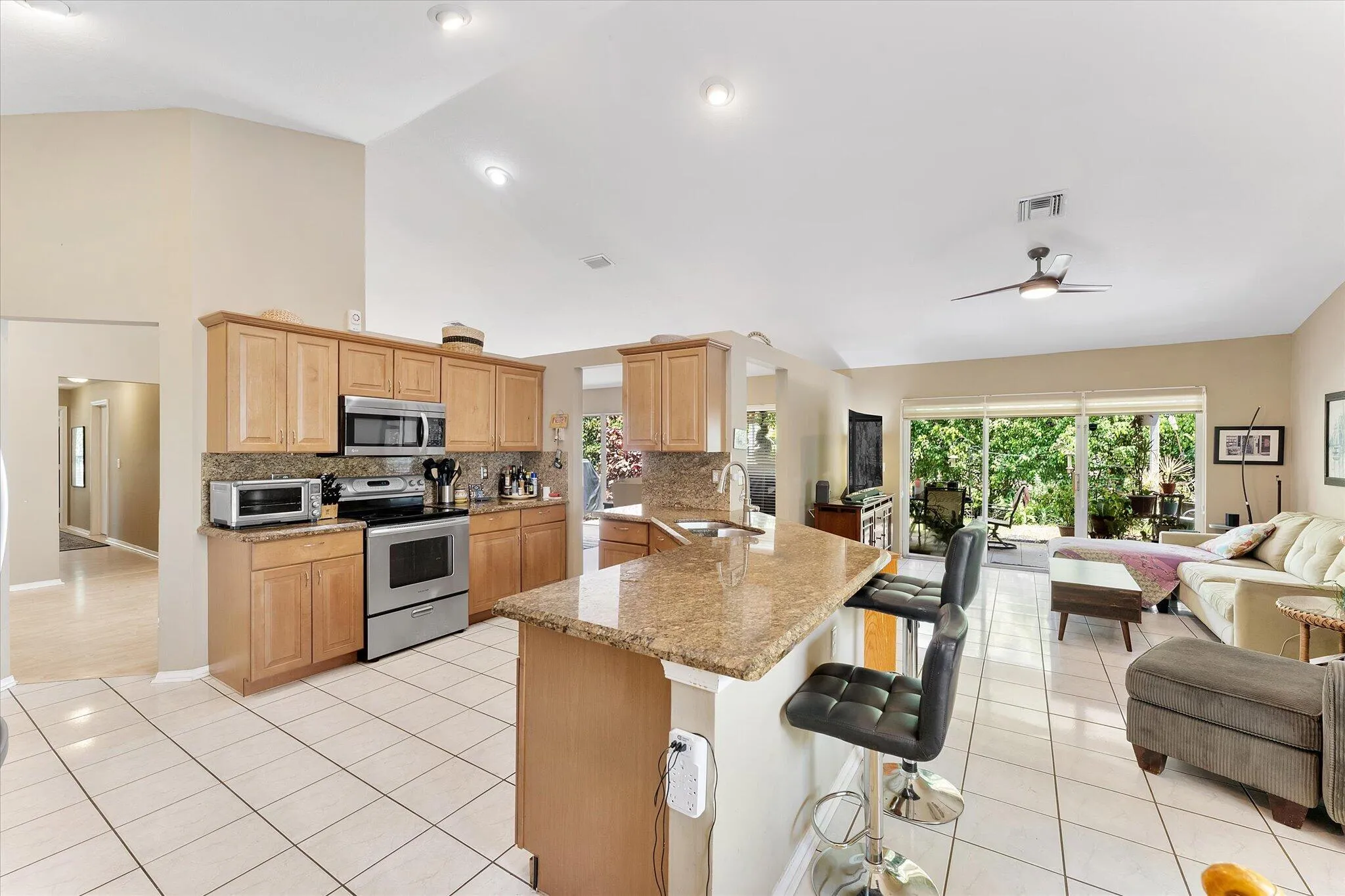 14-3715 Lancewood Place_014