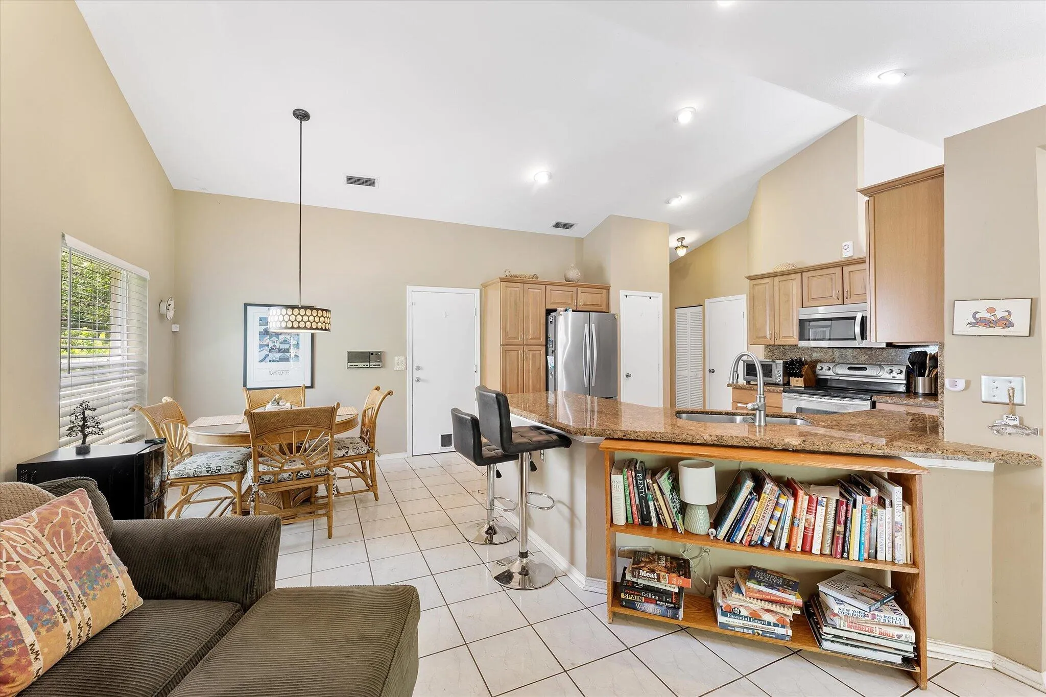 18-3715 Lancewood Place_018