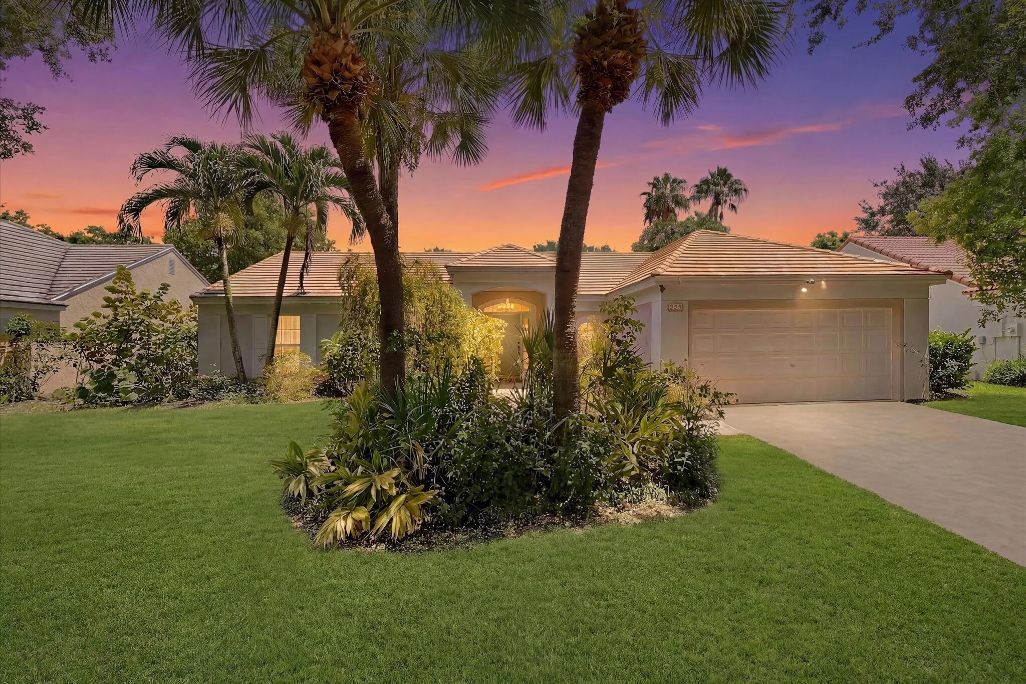 01-001_3715 Lancewood Place_002_twilight