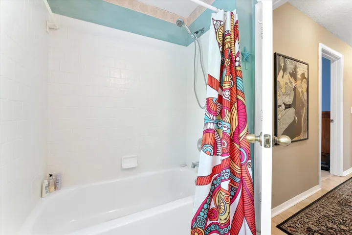 28-3715 Lancewood Place_028