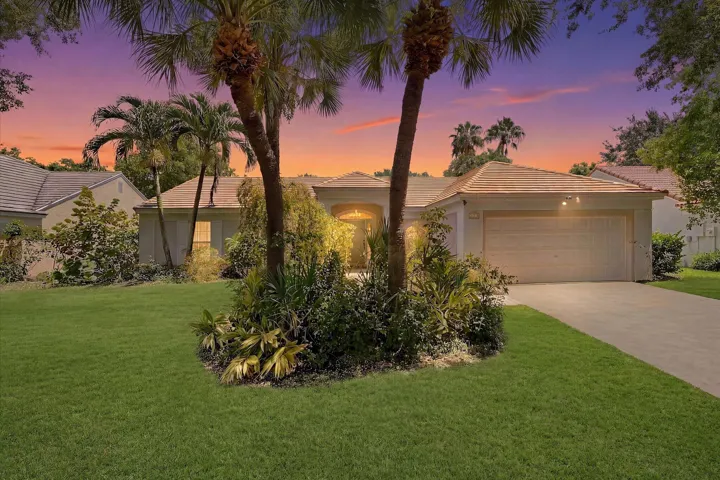 01-001_3715 Lancewood Place_002_twilight
