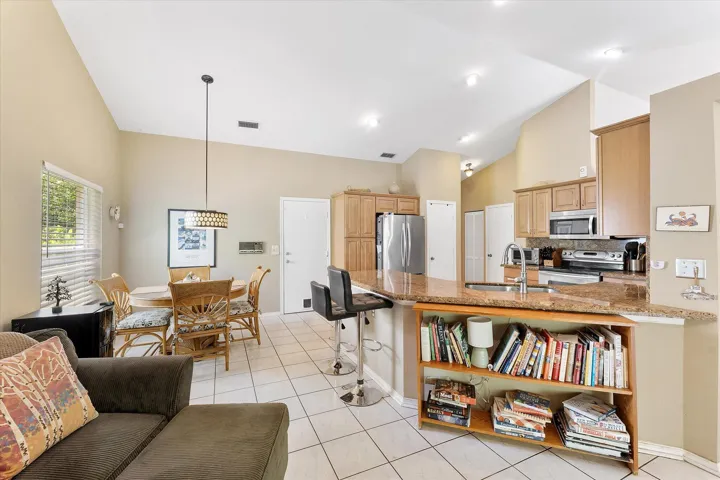 18-3715 Lancewood Place_018