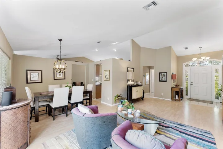 09-3715 Lancewood Place_009