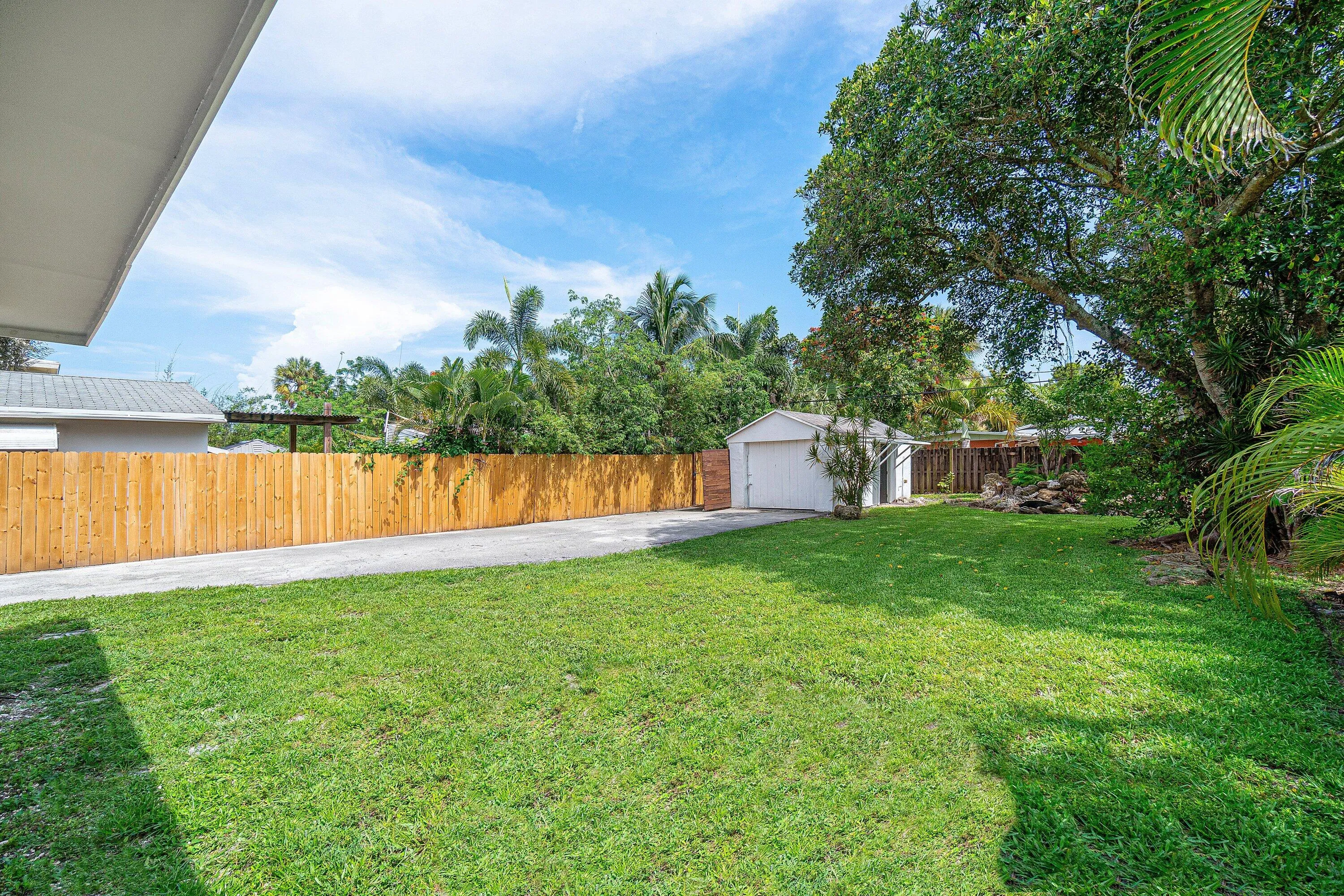 030-246Northeast13thStreet-DelrayBeach-F