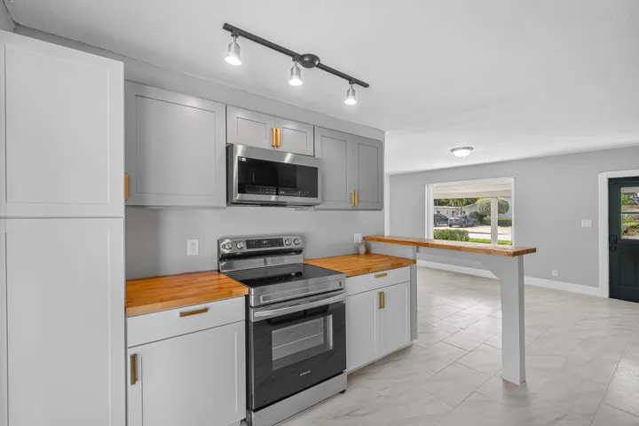 015-246Northeast13thStreet-DelrayBeach-F