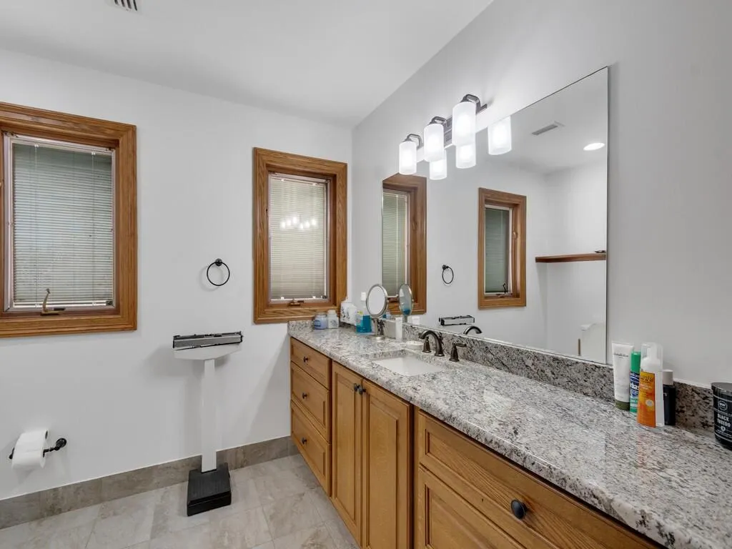 Property photo 35